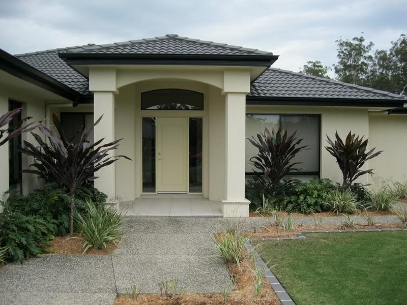 1 Selsey Court, Arundel QLD 4214
