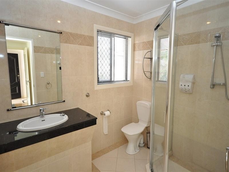 14 Leeds Close, Arundel QLD 4214