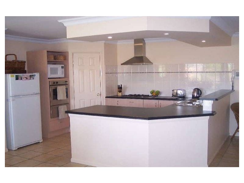 13 Nottinghill Gate Drive, Arundel QLD 4214