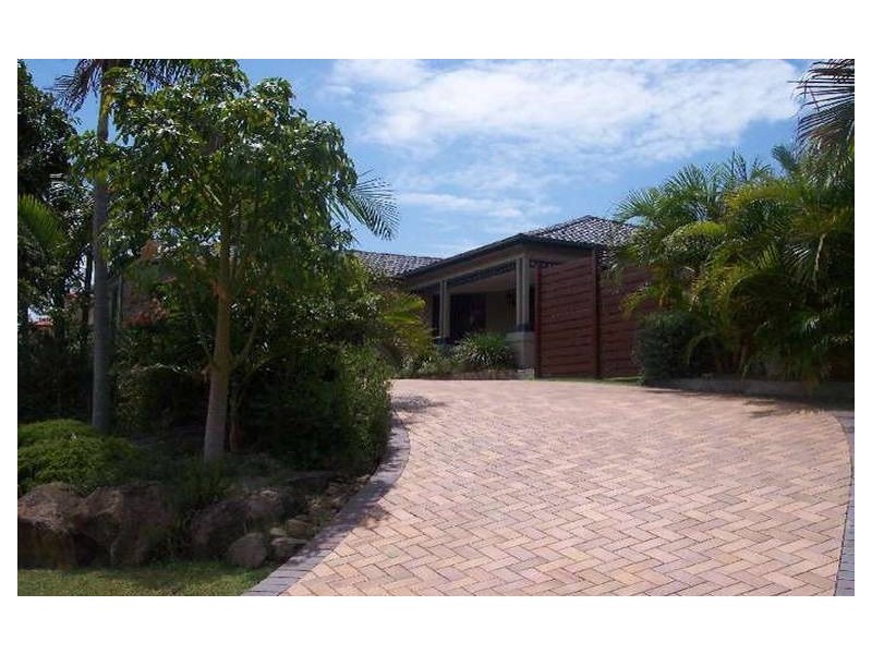 13 Nottinghill Gate Drive, Arundel QLD 4214