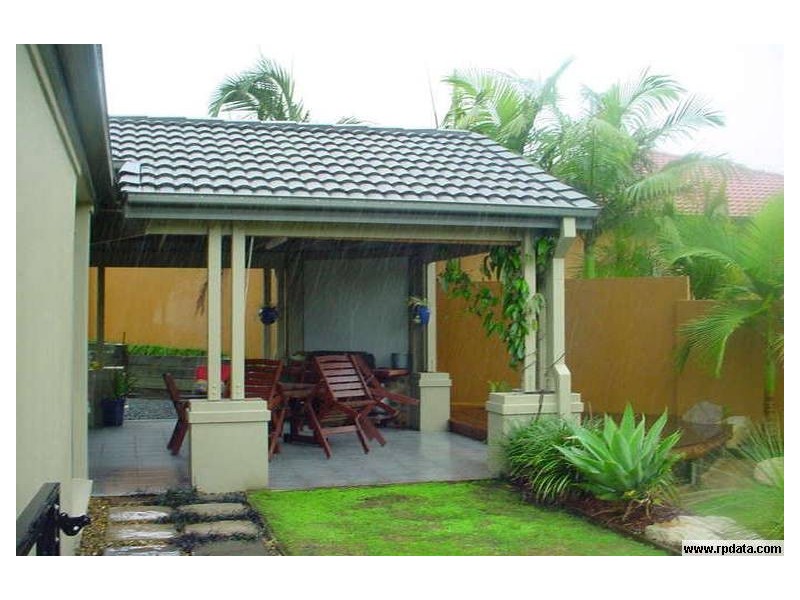 13 Nottinghill Gate Drive, Arundel QLD 4214