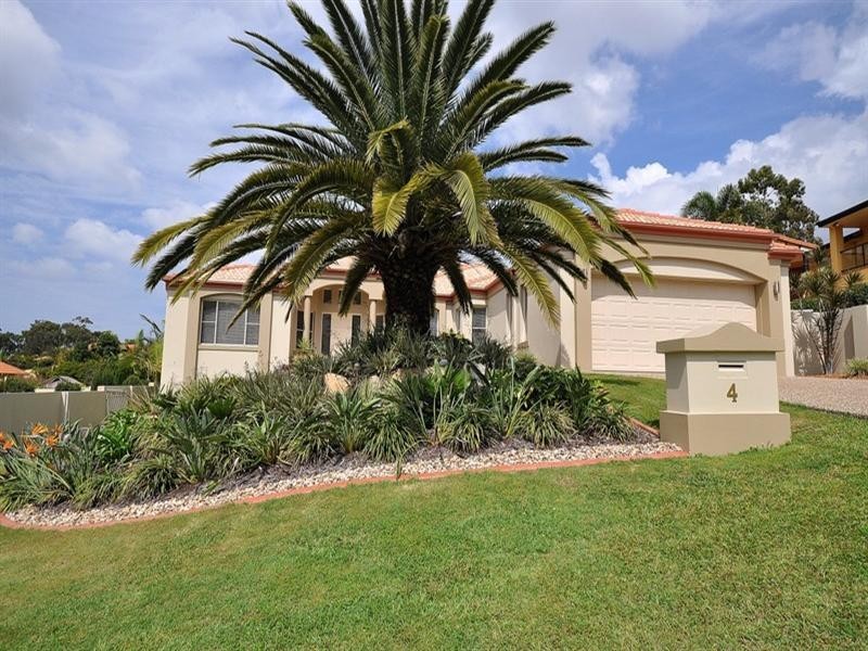 4 Neri Crescent, Arundel QLD 4214