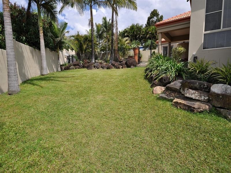 4 Neri Crescent, Arundel QLD 4214