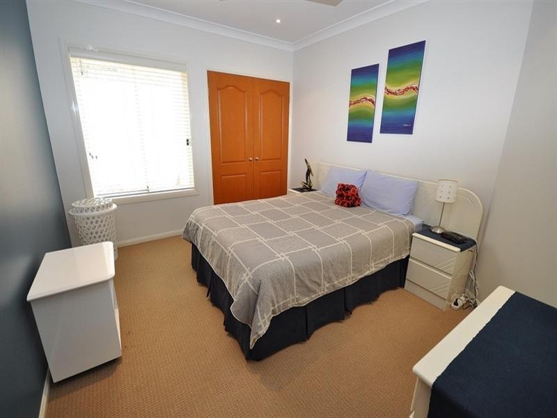 4 Neri Crescent, Arundel QLD 4214