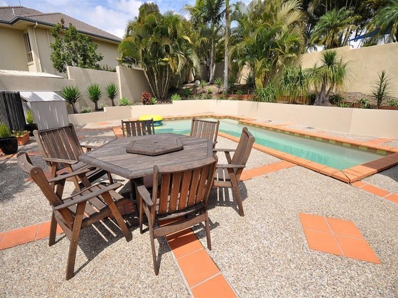 4 Neri Crescent, Arundel QLD 4214