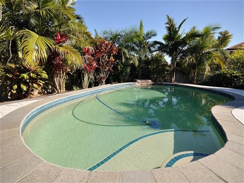 3 Worthing Court, Arundel QLD 4214