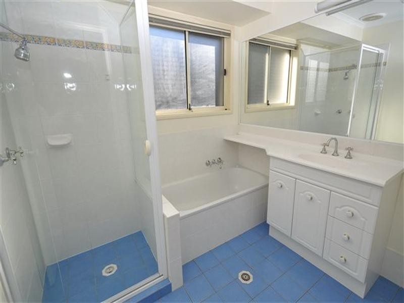 3 Worthing Court, Arundel QLD 4214