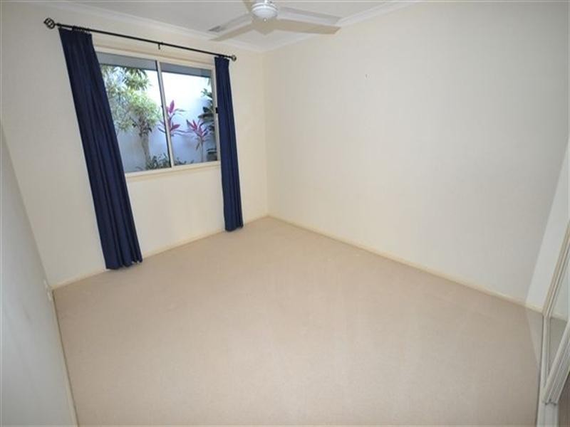 3 Worthing Court, Arundel QLD 4214