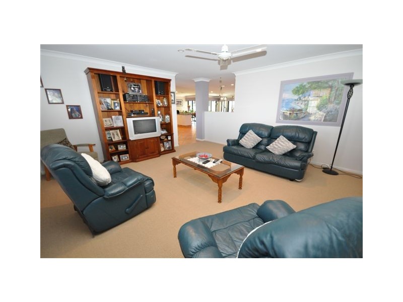 5 Orpington Court, Arundel QLD 4214