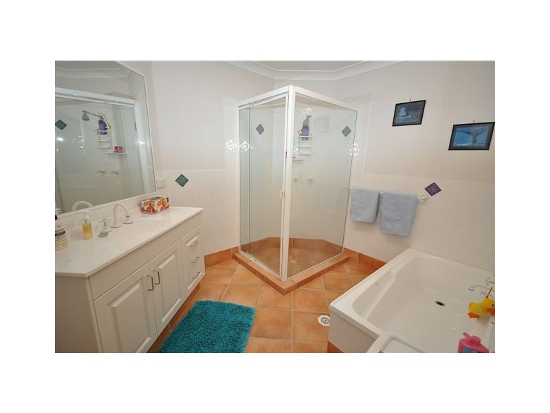 5 Orpington Court, Arundel QLD 4214