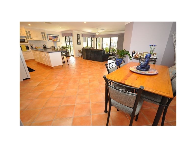 5 Orpington Court, Arundel QLD 4214