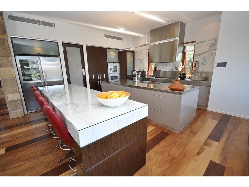 8 North Quay Drive, Biggera Waters QLD 4216