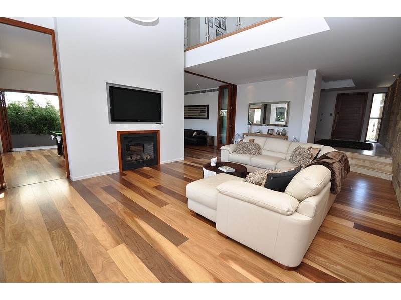 8 North Quay Drive, Biggera Waters QLD 4216