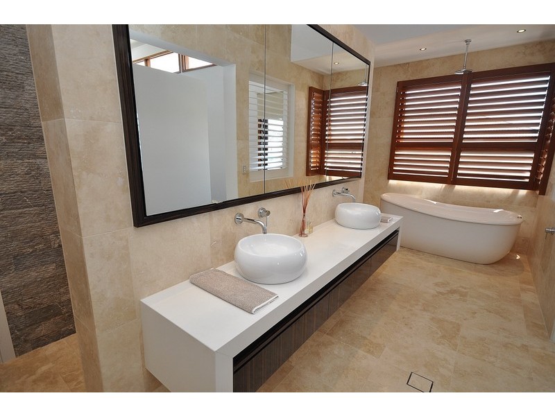 8 North Quay Drive, Biggera Waters QLD 4216