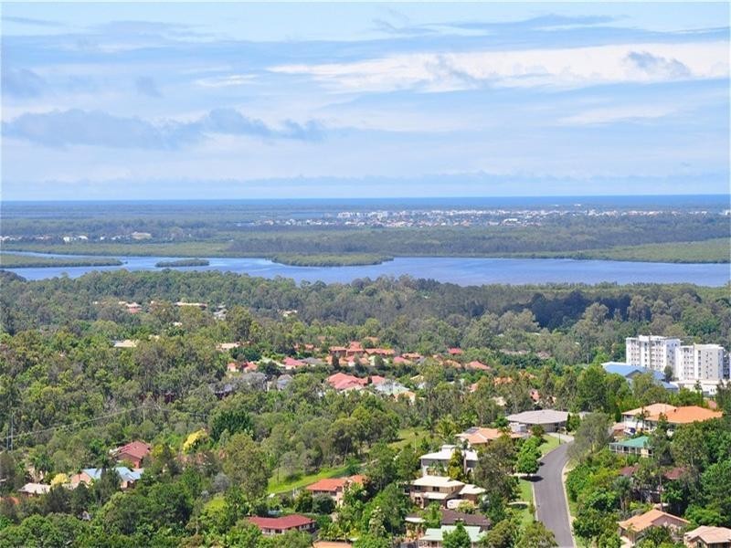 41 Hillary Circuit, Pacific Pines QLD 4211