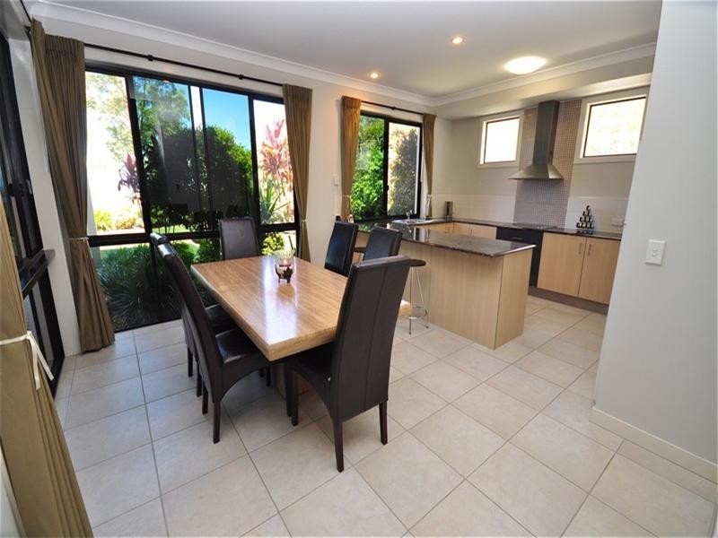 41 Hillary Circuit, Pacific Pines QLD 4211