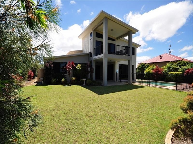 41 Hillary Circuit, Pacific Pines QLD 4211