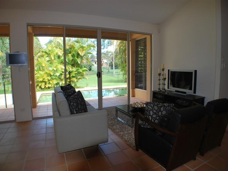 48 Fitzalan Circuit, Arundel QLD 4214