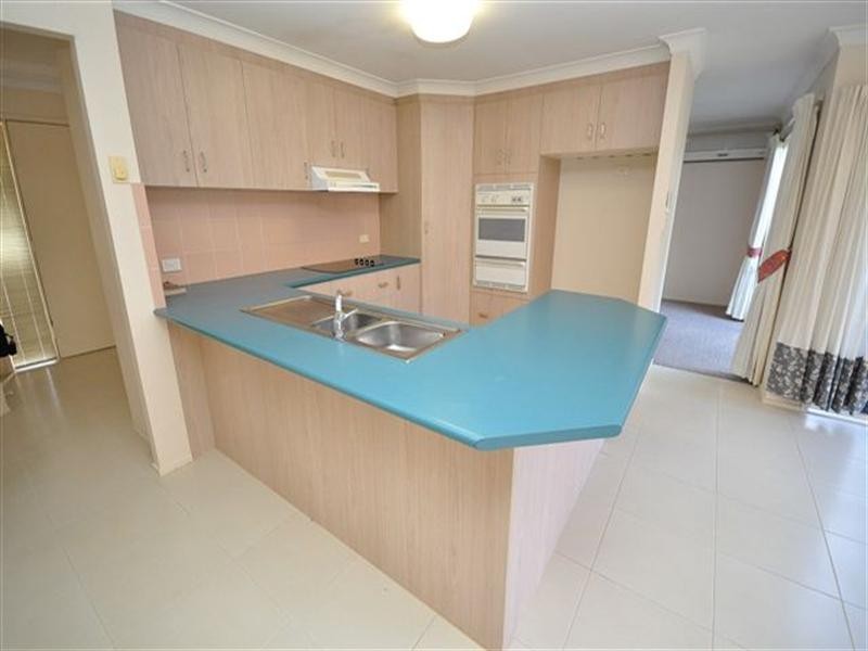 8 Mansfield Court, Parkwood QLD 4214