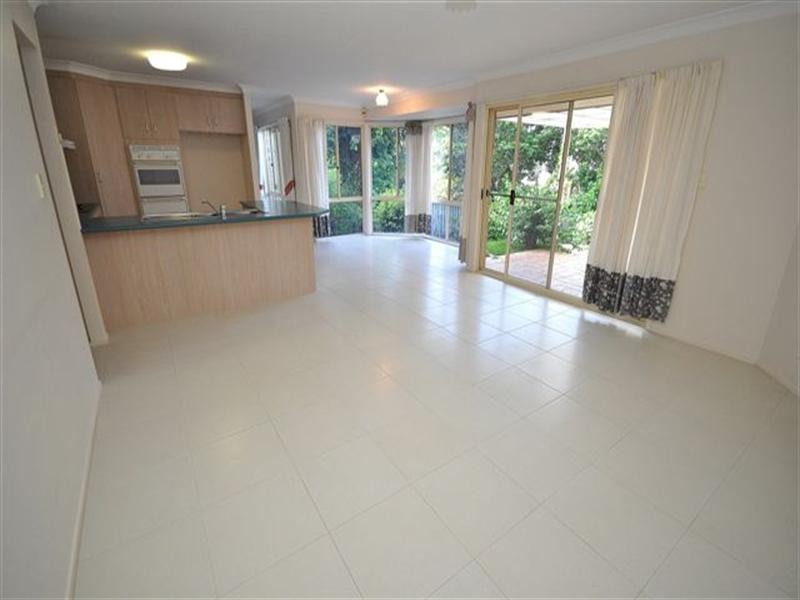 8 Mansfield Court, Parkwood QLD 4214