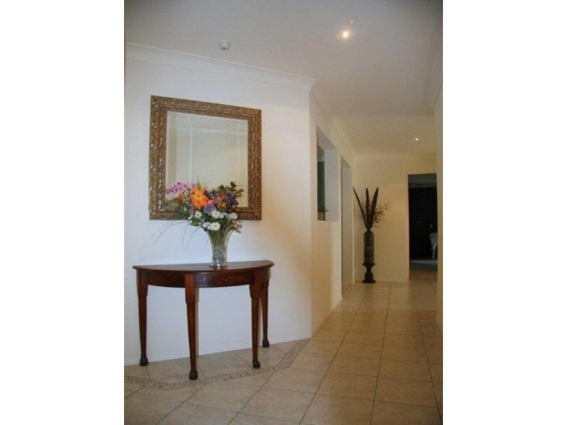 6 Lakewood Court, Parkwood QLD 4214