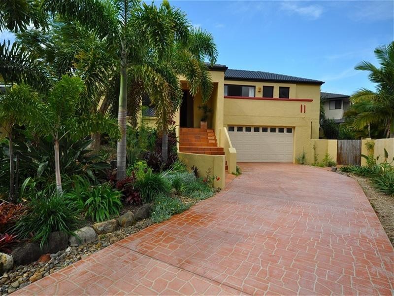 11 Shoreham Chase, Arundel QLD 4214