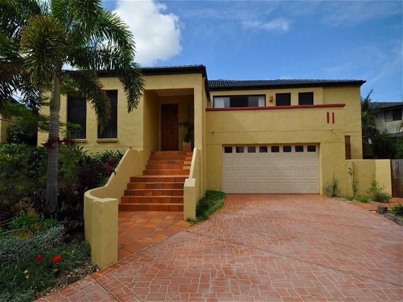 11 Shoreham Chase, Arundel QLD 4214