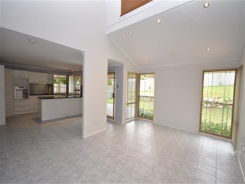 6 Errol Flynn Court, Parkwood QLD 4214