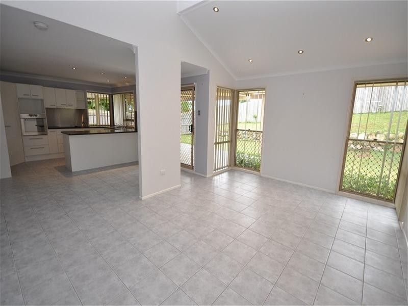 6 Errol Flynn Court, Parkwood QLD 4214