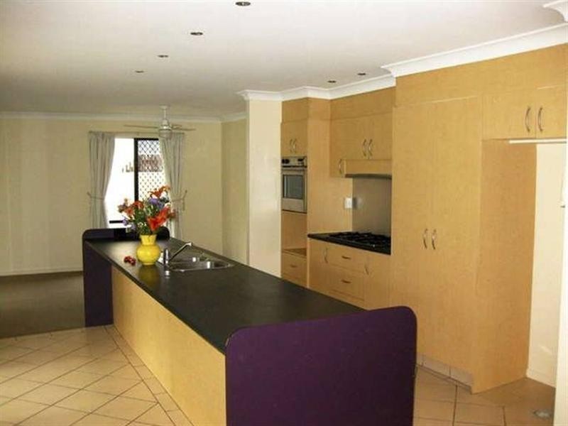 11 Chichester Drive, Arundel QLD 4214