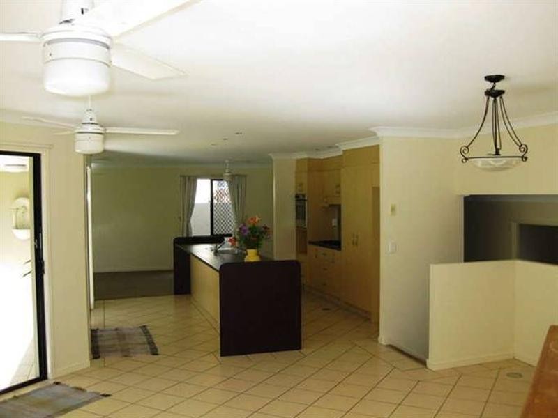 11 Chichester Drive, Arundel QLD 4214