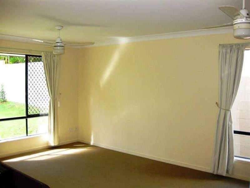 11 Chichester Drive, Arundel QLD 4214