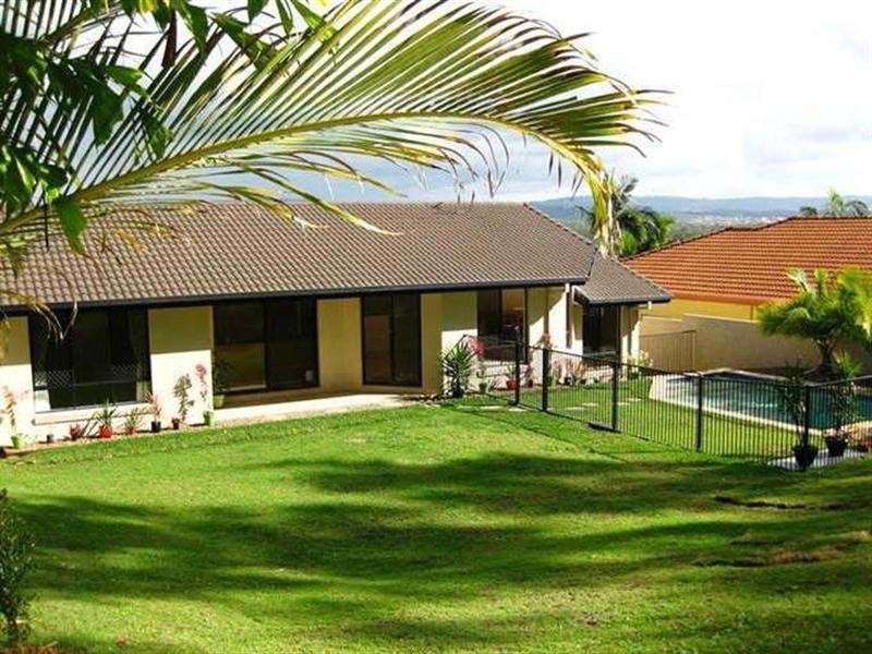 11 Chichester Drive, Arundel QLD 4214