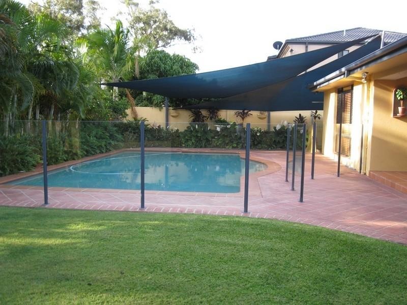 12 Leeds Close, Arundel QLD 4214