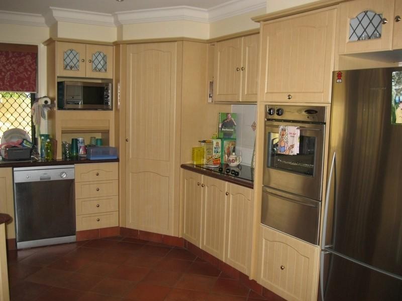 12 Leeds Close, Arundel QLD 4214