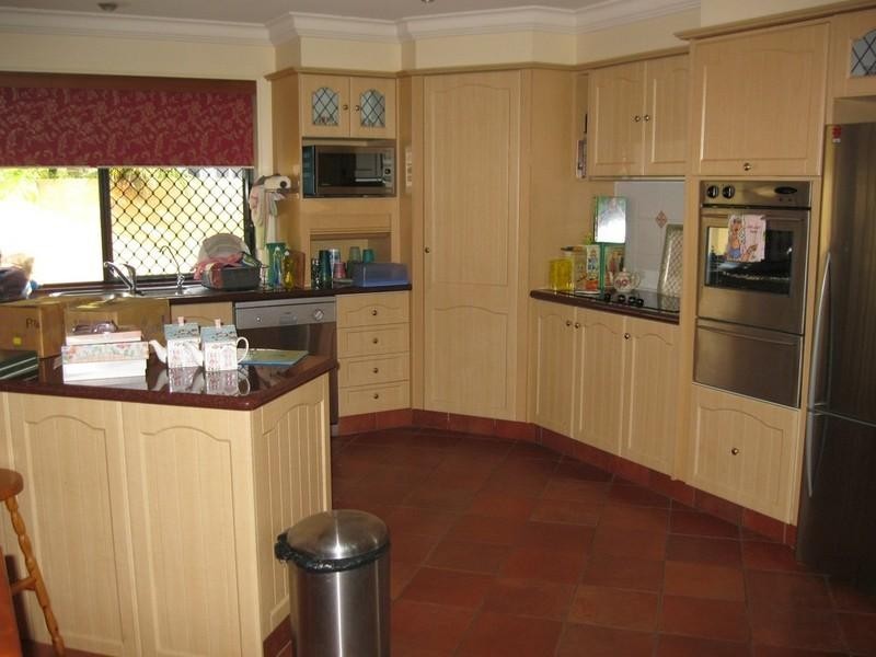 12 Leeds Close, Arundel QLD 4214