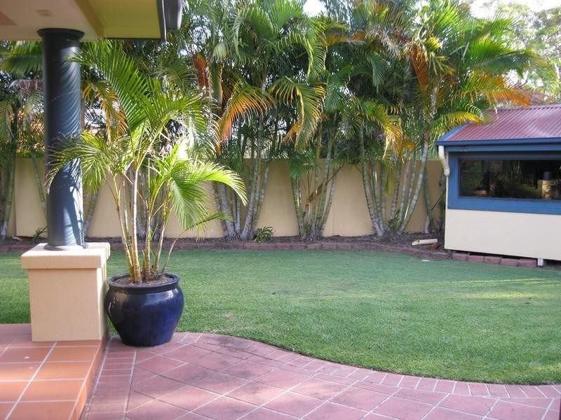 12 Leeds Close, Arundel QLD 4214