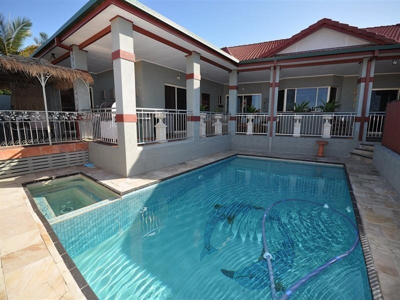 12 Shoreham Chase, Arundel QLD 4214