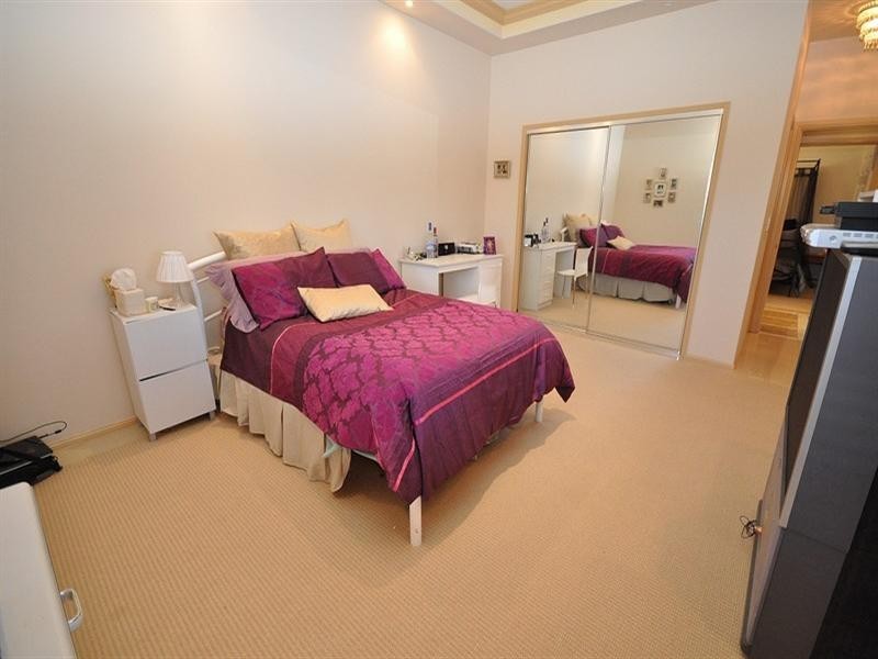 12 Shoreham Chase, Arundel QLD 4214