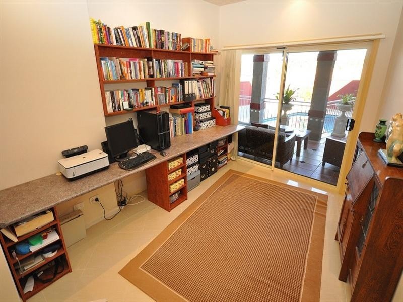 12 Shoreham Chase, Arundel QLD 4214