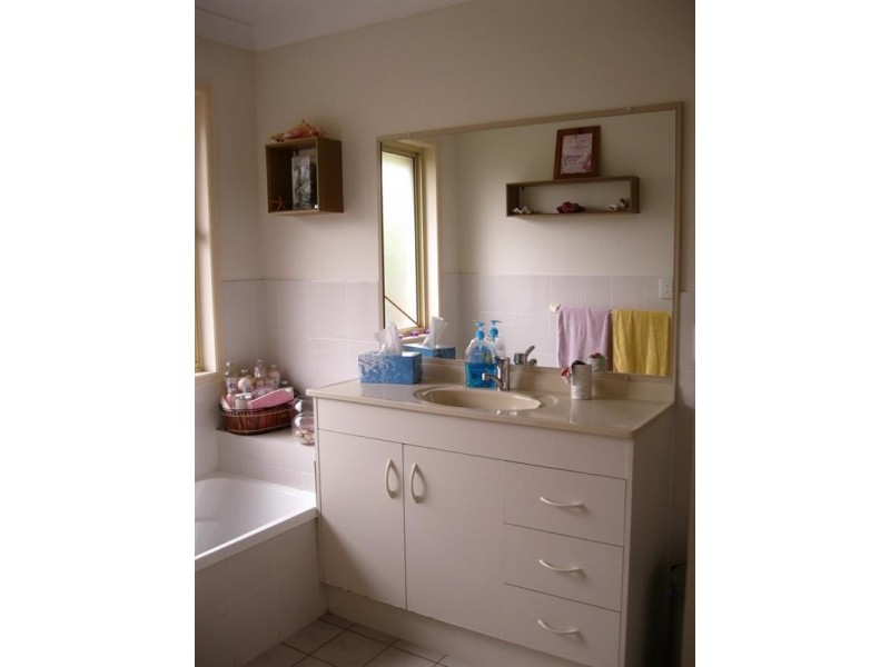 23 Tee Trees Boulevard, Arundel QLD 4214