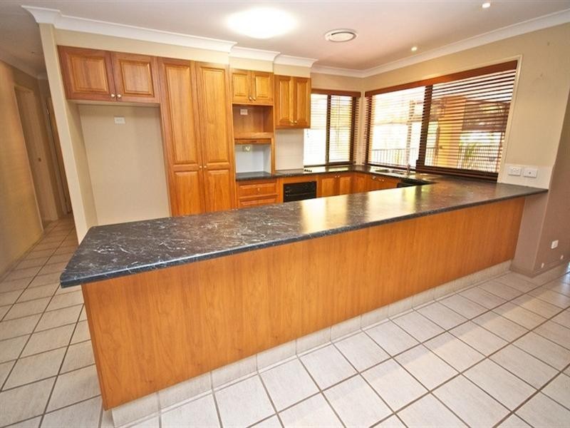 26 Petworth Court, Arundel QLD 4214