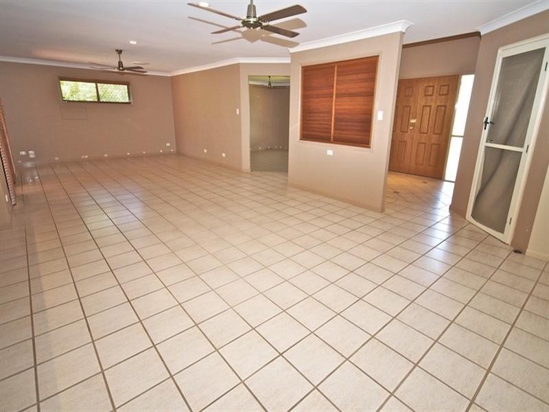 26 Petworth Court, Arundel QLD 4214