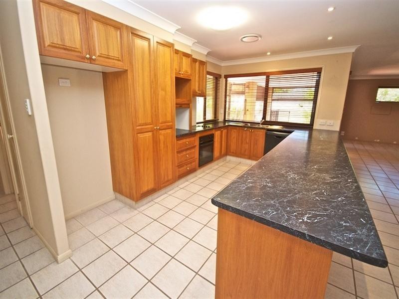 26 Petworth Court, Arundel QLD 4214