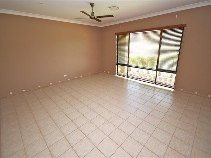 26 Petworth Court, Arundel QLD 4214