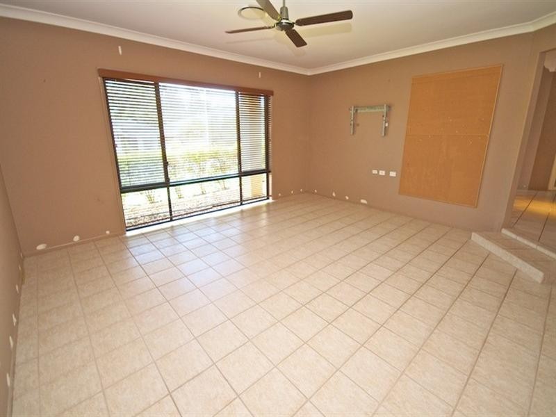 26 Petworth Court, Arundel QLD 4214