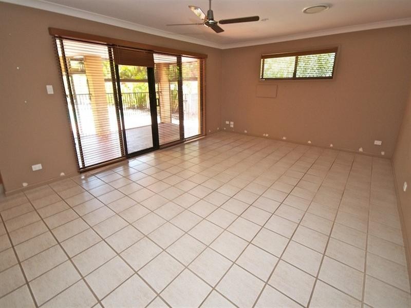 26 Petworth Court, Arundel QLD 4214