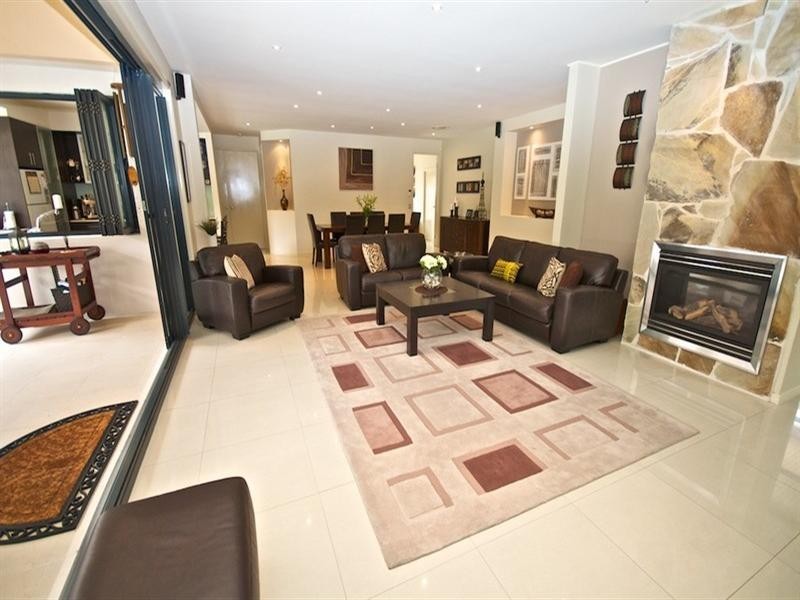 5 Wepham Court, Arundel QLD 4214