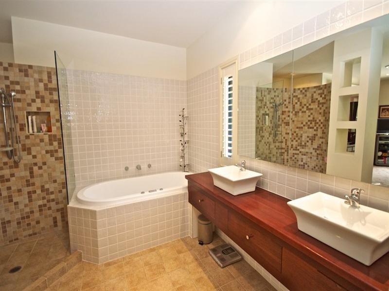 5 Wepham Court, Arundel QLD 4214