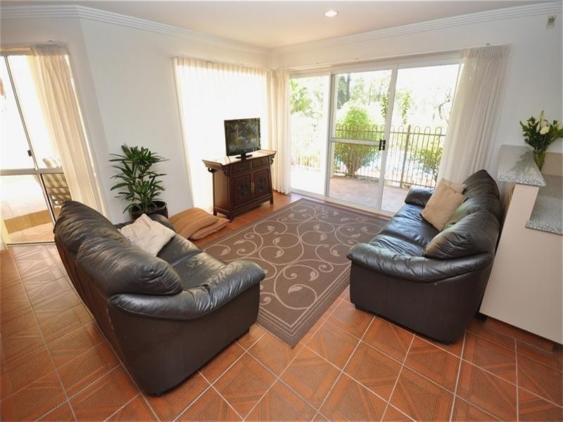 49 Chichester Drive, Arundel QLD 4214